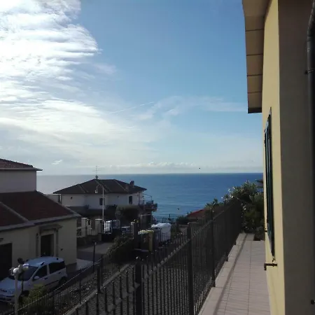 Barbara's House - Liguria בית נופש